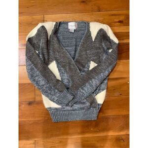 Gray and White Vintage Sweater #fall #winter